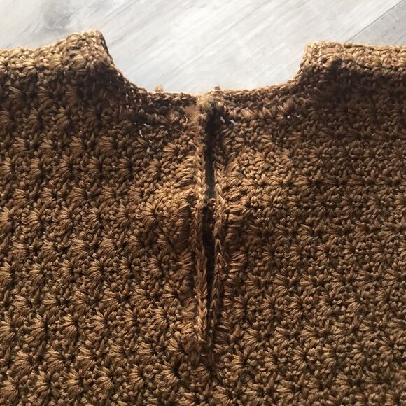 Handmade OS Crochet Boho Knit Brown Keyhole Back Poncho Fringe Hippie Festival - Picture 3 of 6